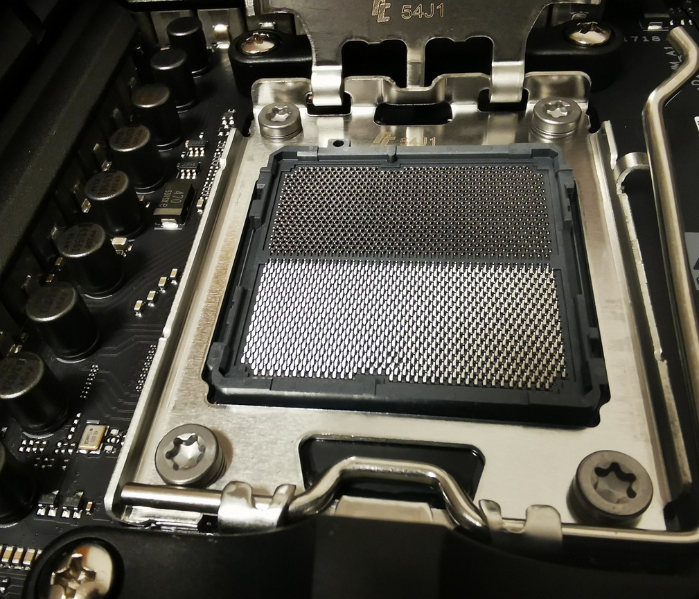 Foto: Reparierte AM5-Sockel-Pins